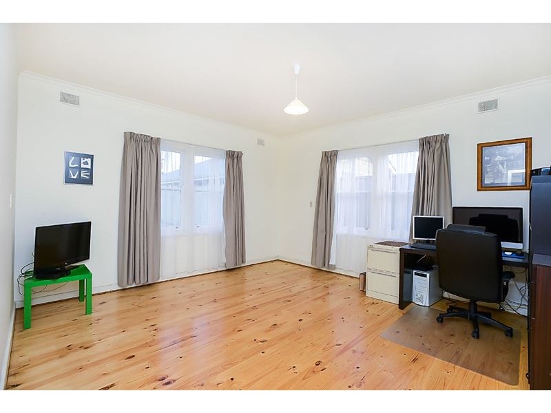 2 Churchill Road, Victor Harbor SA 5211