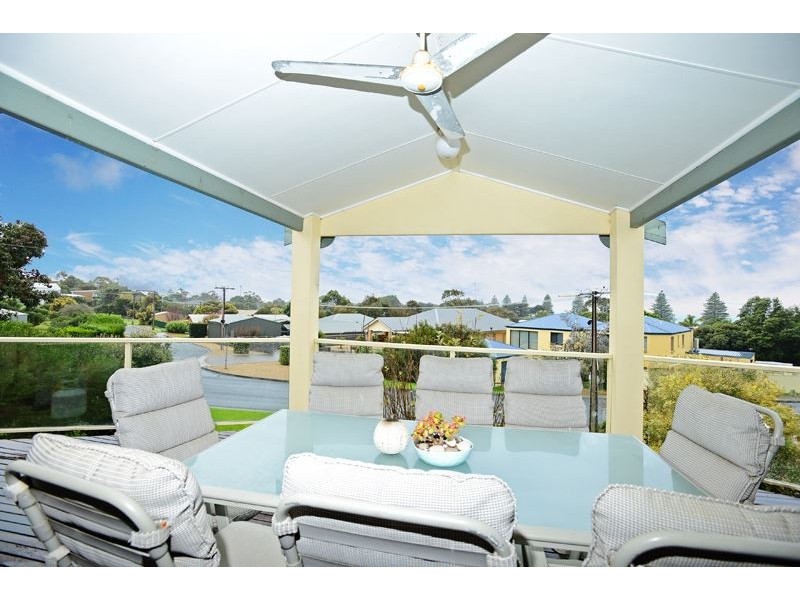 27 Nevin Avenue, Encounter Bay SA 5211