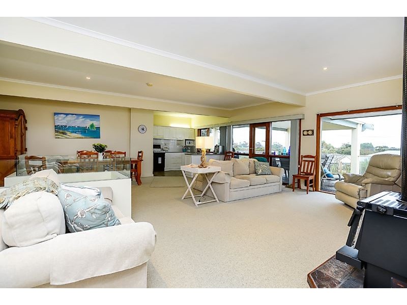 27 Nevin Avenue, Encounter Bay SA 5211