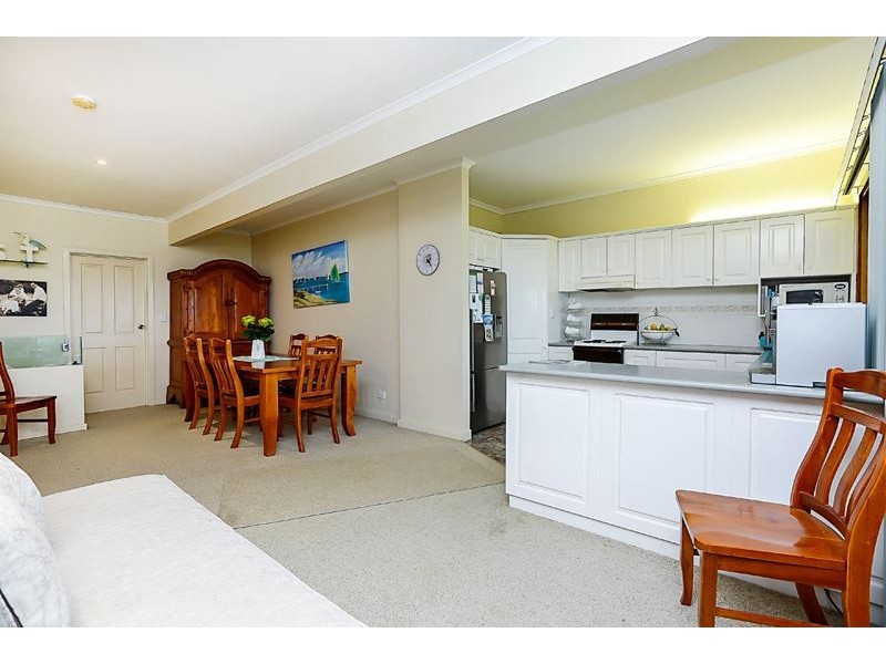 27 Nevin Avenue, Encounter Bay SA 5211