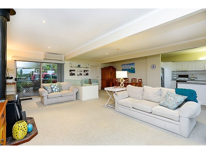 27 Nevin Avenue, Encounter Bay SA 5211