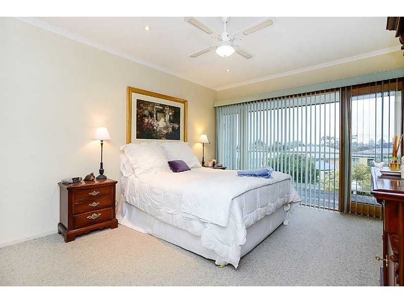 27 Nevin Avenue, Encounter Bay SA 5211