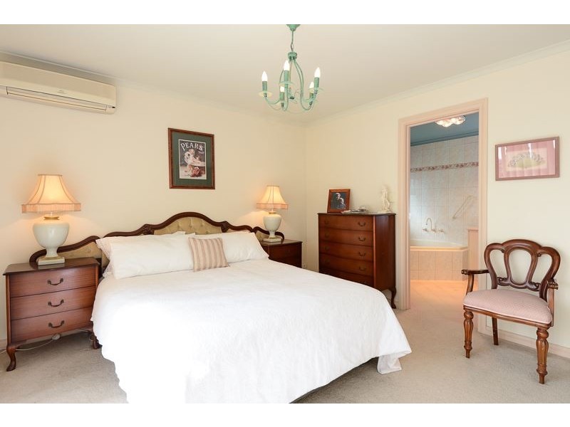 2 Islander Drive, Encounter Bay SA 5211