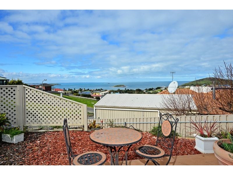 3 Orca Place, Encounter Bay SA 5211