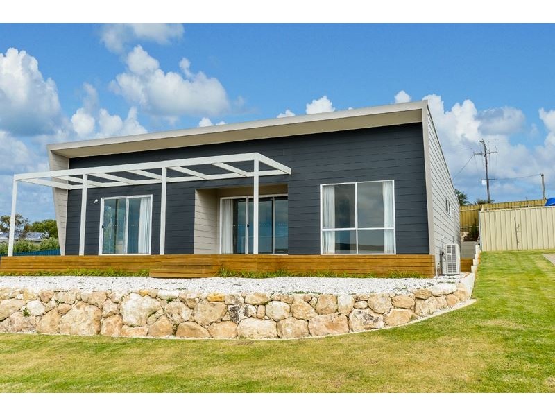 11 Watson Crescent, Port Elliot SA 5212