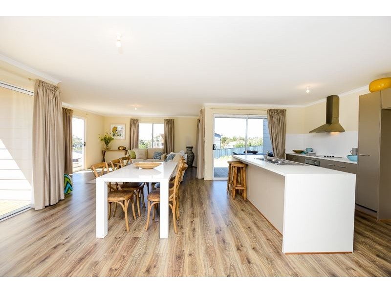 11 Watson Crescent, Port Elliot SA 5212