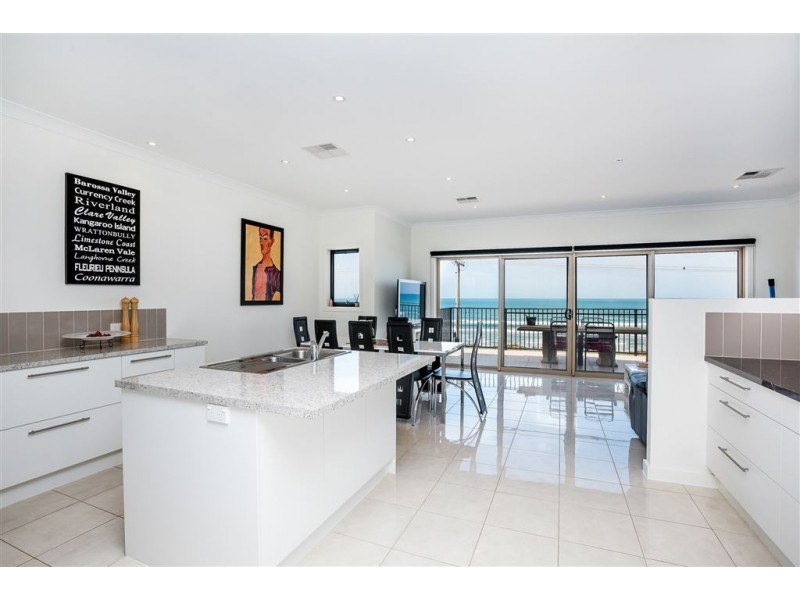 2/106 Surfers Parade, Middleton SA 5213