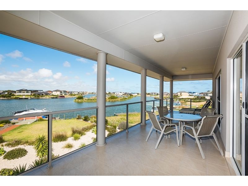 8 Queen Court, Hindmarsh Island SA 5214