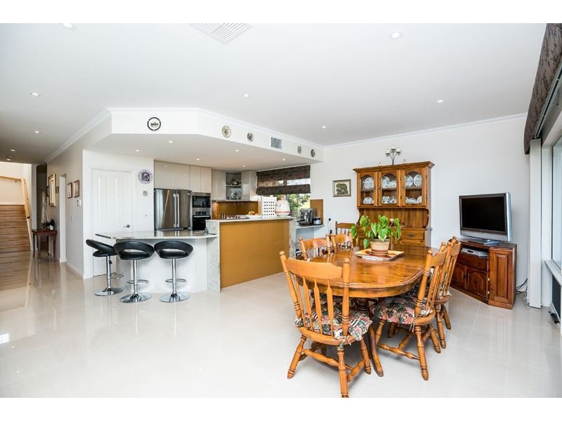 8 Queen Court, Hindmarsh Island SA 5214