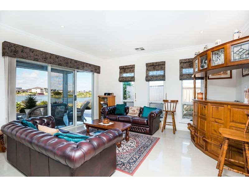 8 Queen Court, Hindmarsh Island SA 5214