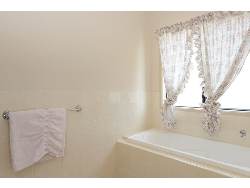 16 Heinicke Ave, Goolwa South SA 5214