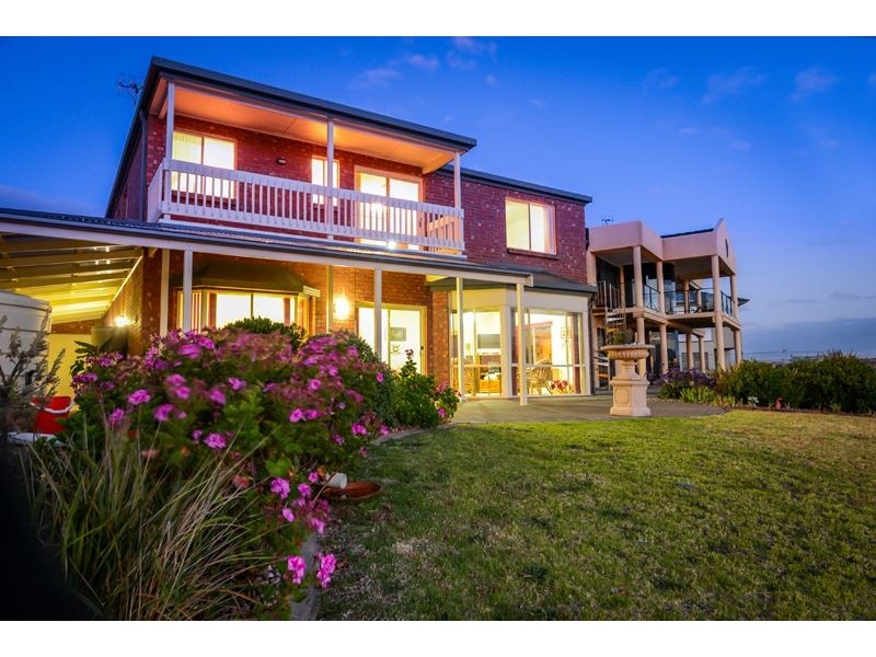 51 Prince Alfred Parade, Hindmarsh Island SA 5214