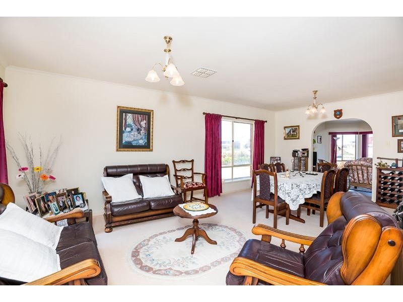 51 Prince Alfred Parade, Hindmarsh Island SA 5214