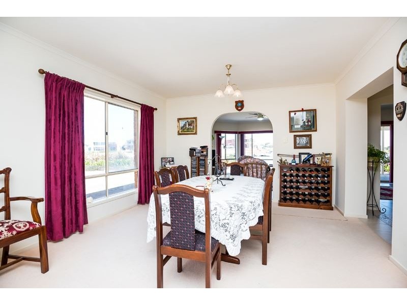 51 Prince Alfred Parade, Hindmarsh Island SA 5214