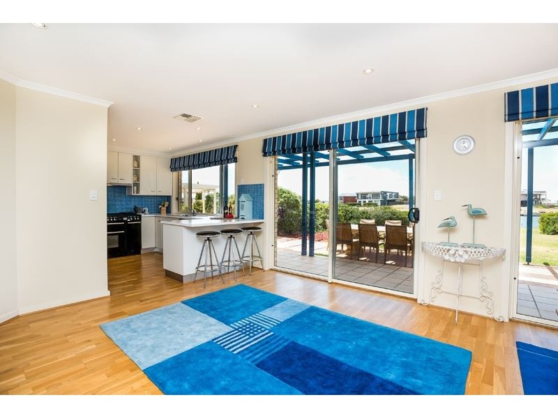 1 Arcadia Avenue, Hindmarsh Island SA 5214