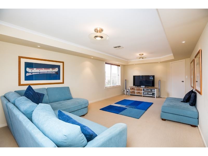 1 Arcadia Avenue, Hindmarsh Island SA 5214