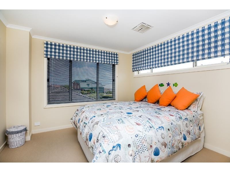 1 Arcadia Avenue, Hindmarsh Island SA 5214