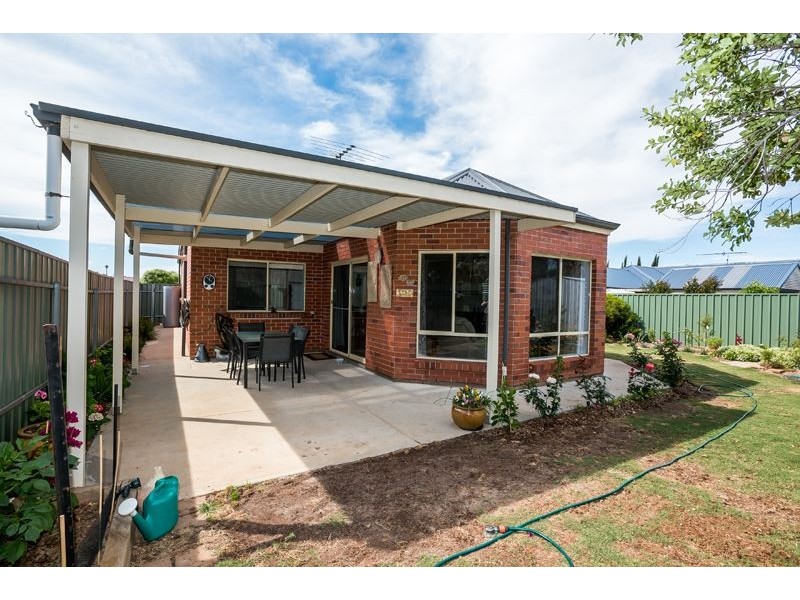13 Strathmont Drive, Strathalbyn SA 5255