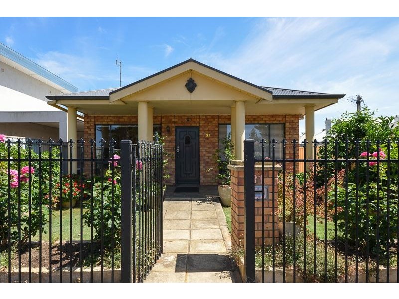 31 Victoria Street, Victor Harbor SA 5211