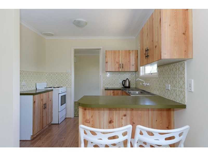 4 Barton Street, Port Elliot SA 5212