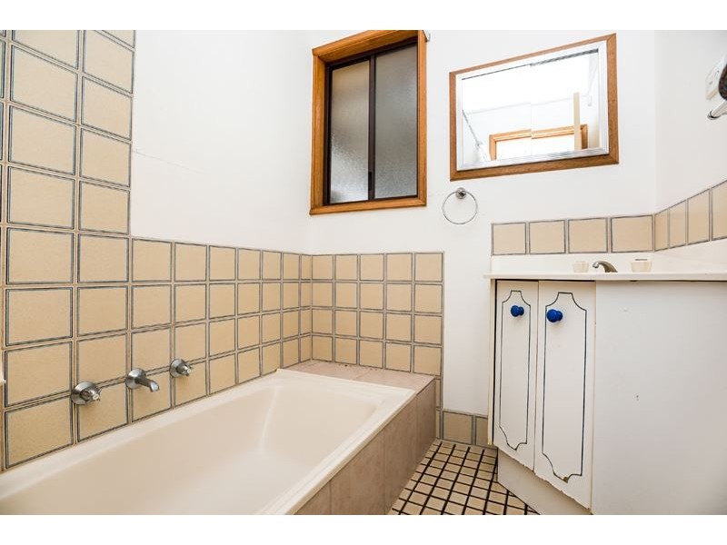 15 Higgins Street, Encounter Bay SA 5211