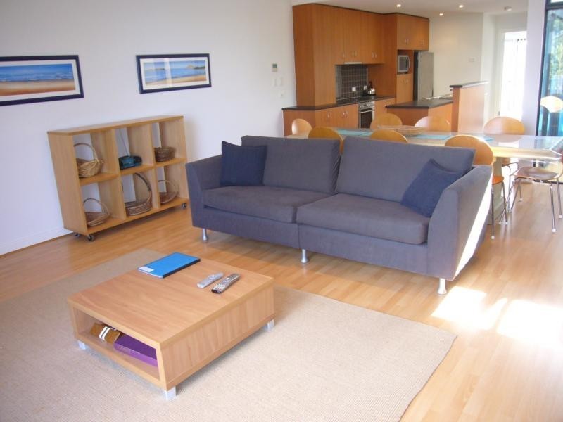 5A Esplanade, Victor Harbor SA 5211