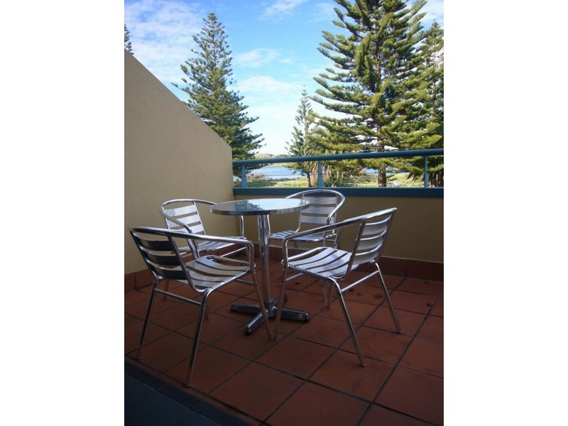 5A Esplanade, Victor Harbor SA 5211