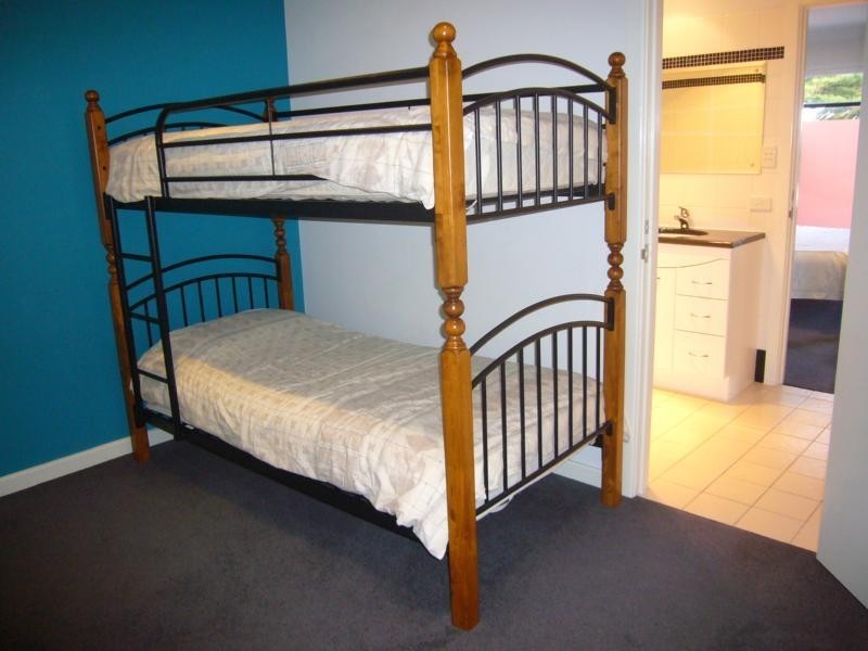 5A Esplanade, Victor Harbor SA 5211