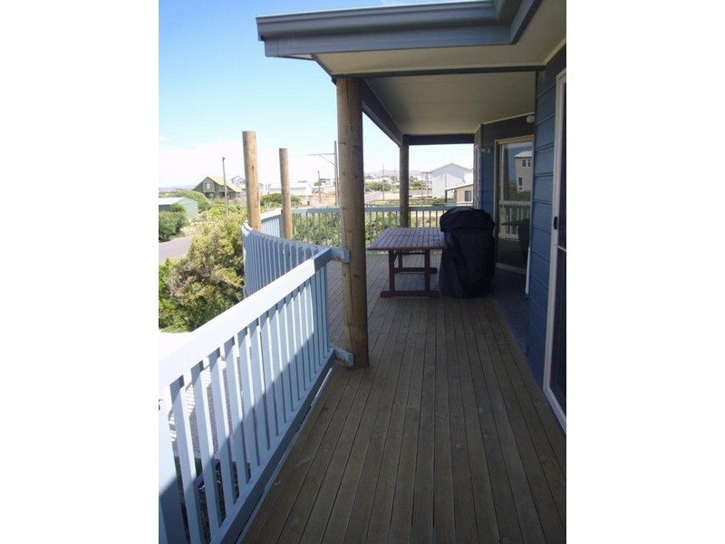 18 Newell Avenue, Middleton SA 5213