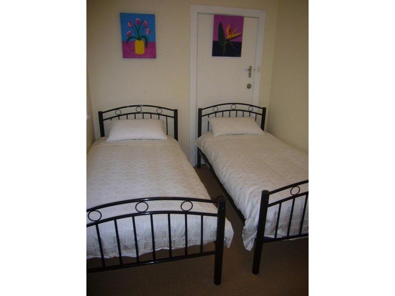 18 Peace Avenue, Victor Harbor SA 5211