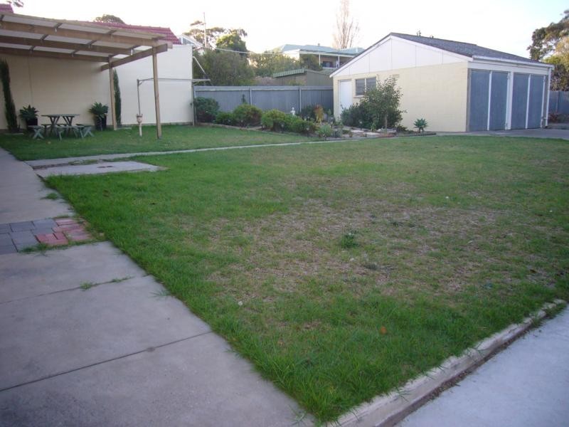 18 Peace Avenue, Victor Harbor SA 5211