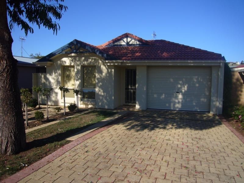 4 Africaine Drive, Mccracken SA 5211