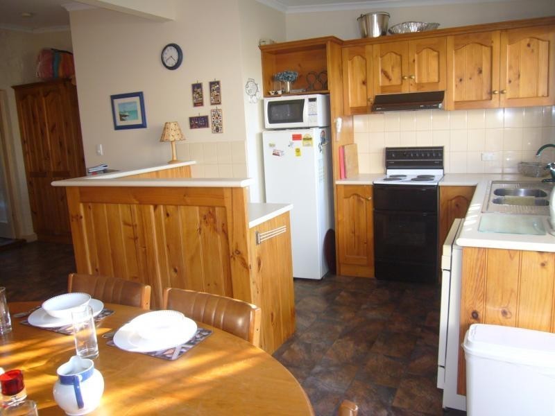 2 MerillI Place, Port Elliot SA 5212