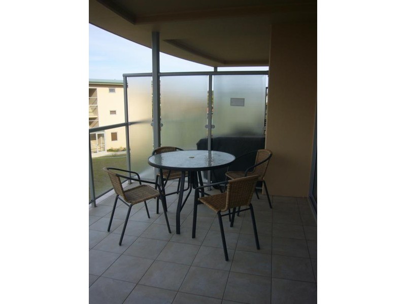 9/2 Solway Crescent, Encounter Bay SA 5211