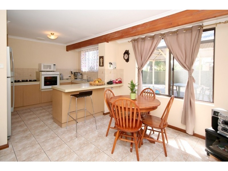 1 Devon Crescent, Happy Valley SA 5159