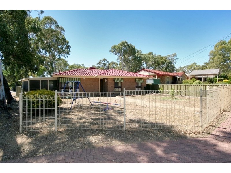 1 Devon Crescent, Happy Valley SA 5159
