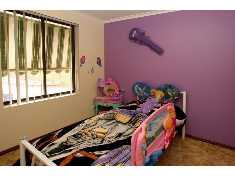 1 Devon Crescent, Happy Valley SA 5159