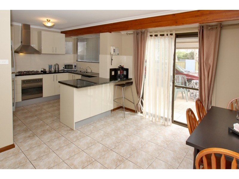 1 Devon Crescent, Happy Valley SA 5159