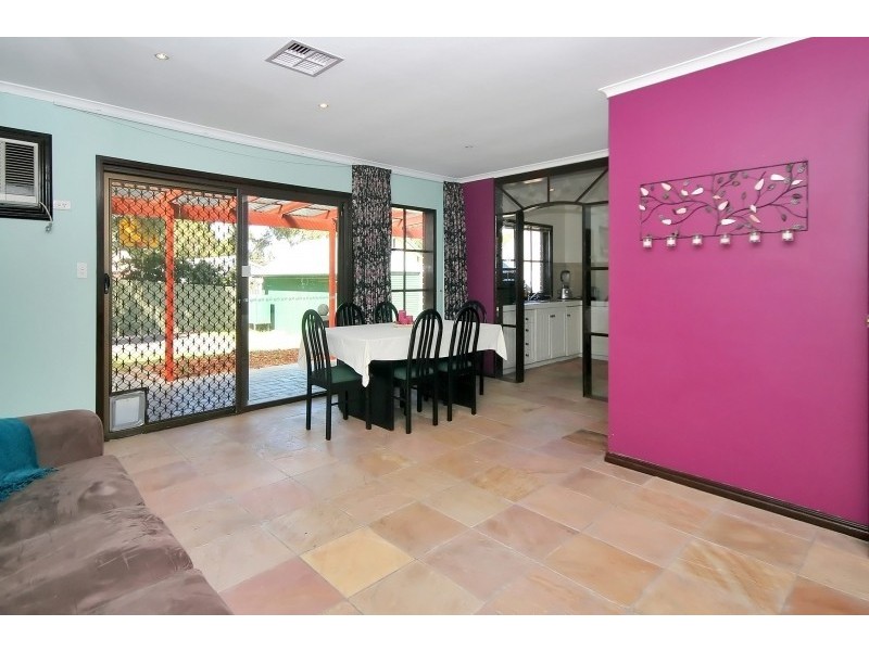 24 Roxanne Avenue, Aberfoyle Park SA 5159