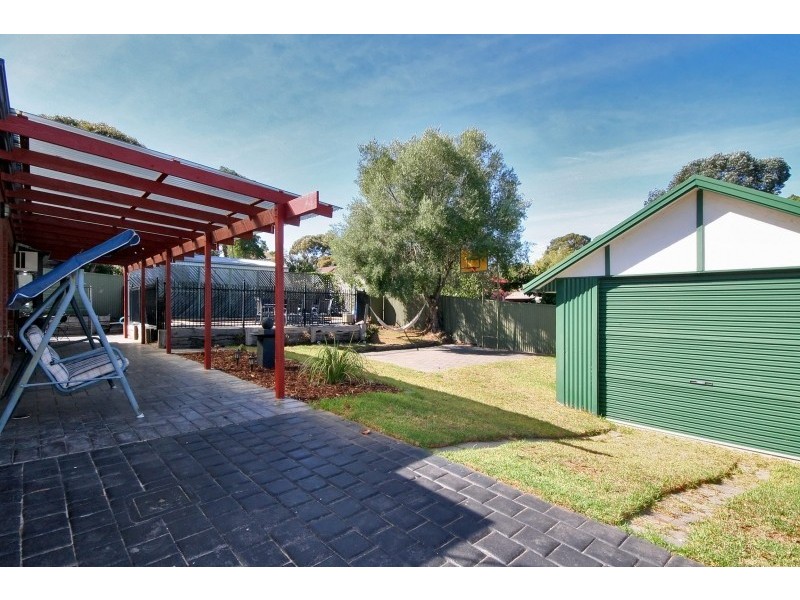 24 Roxanne Avenue, Aberfoyle Park SA 5159