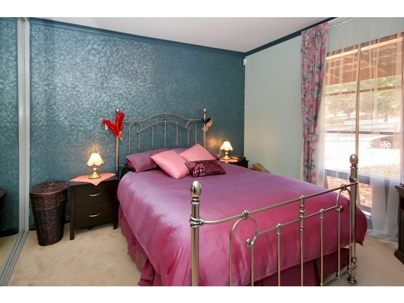 24 Roxanne Avenue, Aberfoyle Park SA 5159