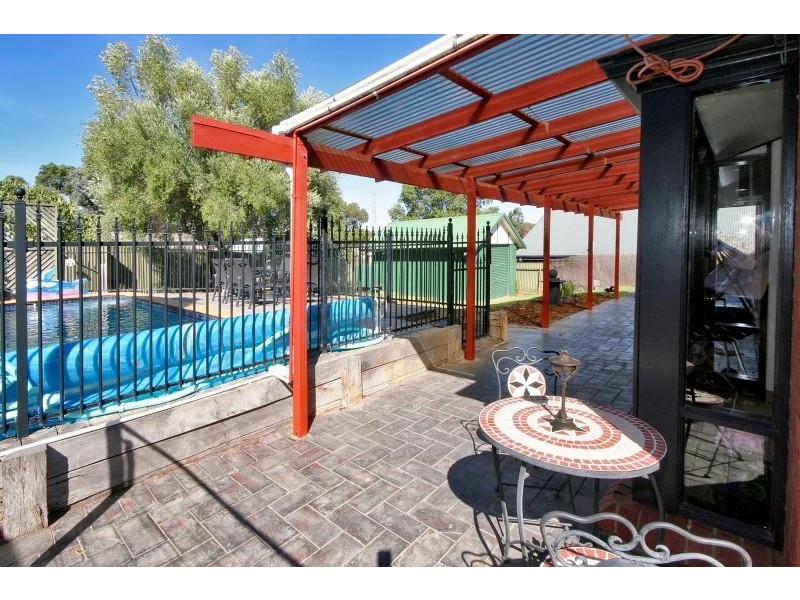 24 Roxanne Avenue, Aberfoyle Park SA 5159