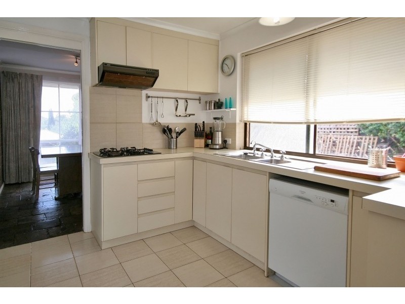 2 Walters Crescent, Aberfoyle Park SA 5159