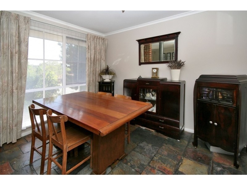 2 Walters Crescent, Aberfoyle Park SA 5159