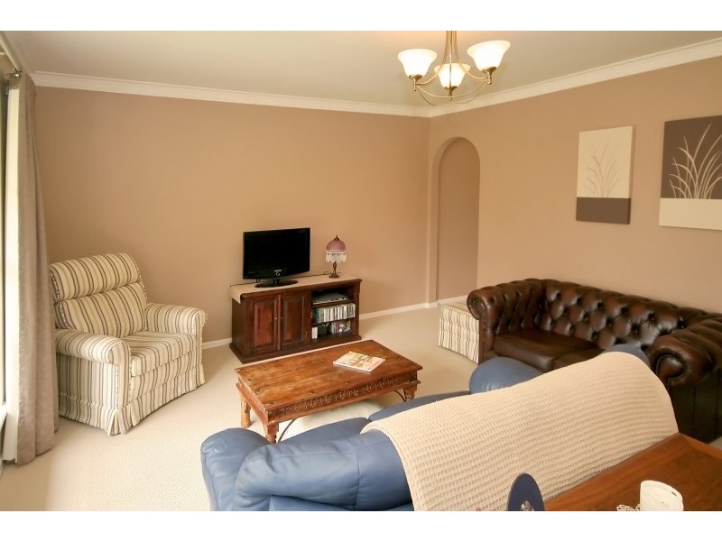 15 Woodlea Drive, Aberfoyle Park SA 5159