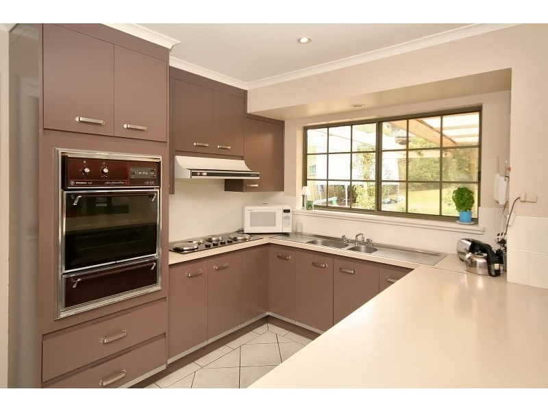 15 Woodlea Drive, Aberfoyle Park SA 5159