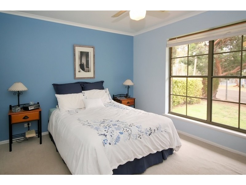 15 Woodlea Drive, Aberfoyle Park SA 5159