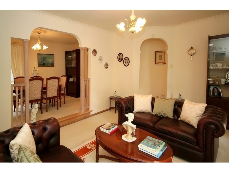 13 Woodland Grove, Aberfoyle Park SA 5159