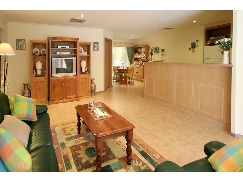 13 Woodland Grove, Aberfoyle Park SA 5159