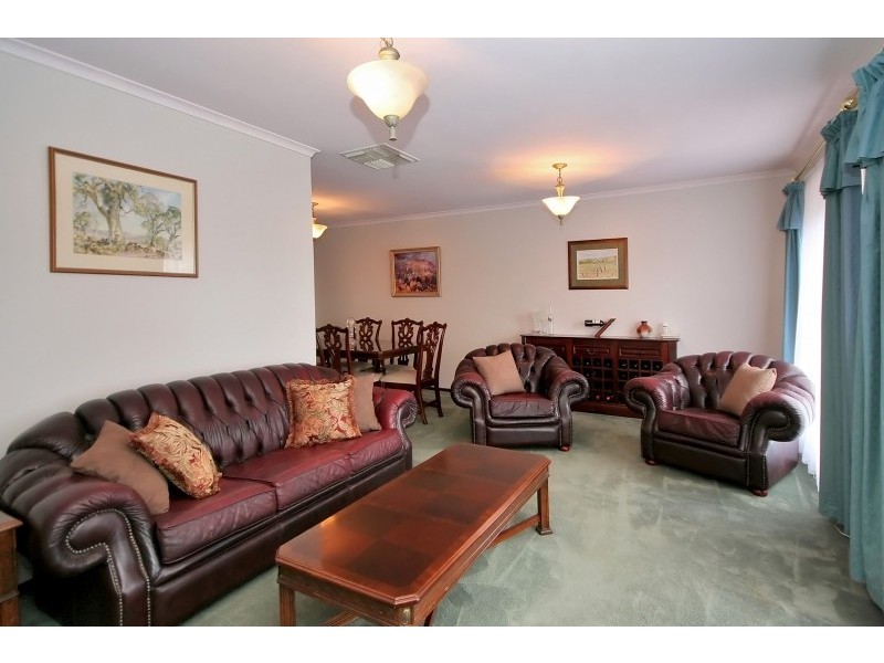 11 Potter Drive, Woodcroft SA 5162